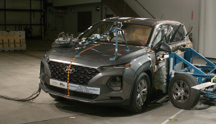2020 Hyundai Santa Fe Side Crash Test