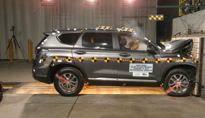 NCAP 2020 Hyundai Santa Fe front crash test photo