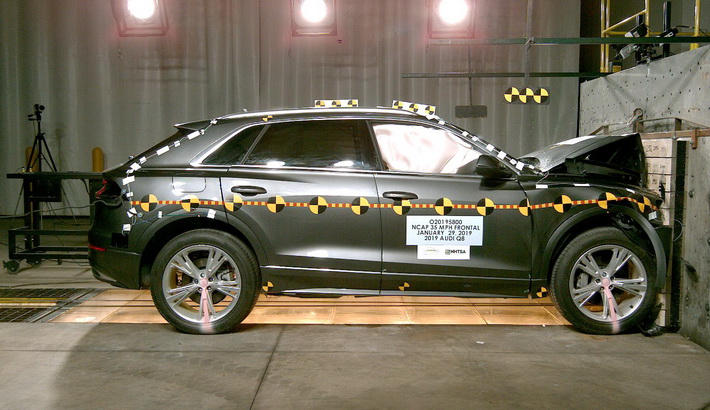 NCAP 2020 Audi Q8 front crash test photo