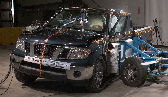 NCAP 2020 Nissan Frontier side crash test photo