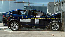 NCAP 2021 Tesla Model X front crash test photo