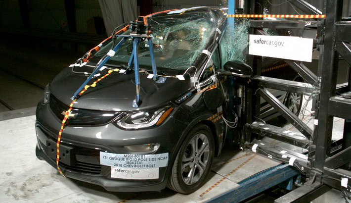 NCAP 2021 Chevrolet Bolt side pole crash test photo