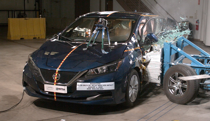 NCAP 2021 Nissan Leaf side crash test photo