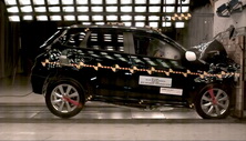 NCAP 2022 Mitsubishi Outlander front crash test photo