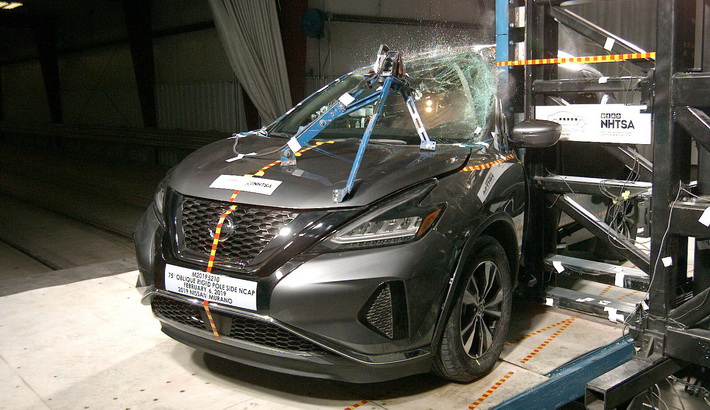 2022 Nissan Murano Side Pole Crash Test