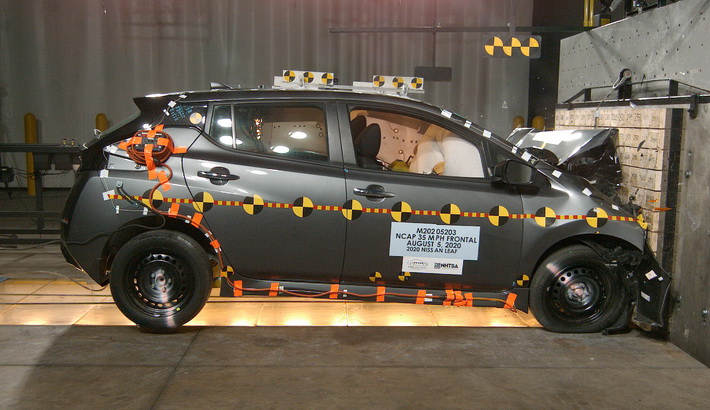 2022 Nissan Leaf Hatchback Front Crash Test