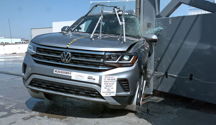 2022 Volkswagen Atlas Cross Sport Side Pole Crash Test