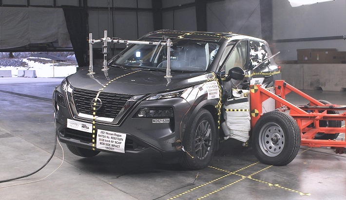 NCAP 2022 Nissan Rogue side crash test photo