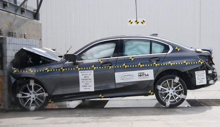 2022 BMW 3 Series Front Crash Test