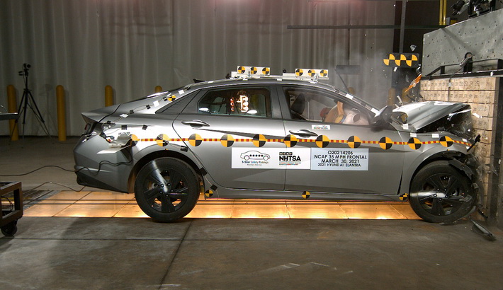 NCAP 2022 Hyundai Elantra front crash test photo