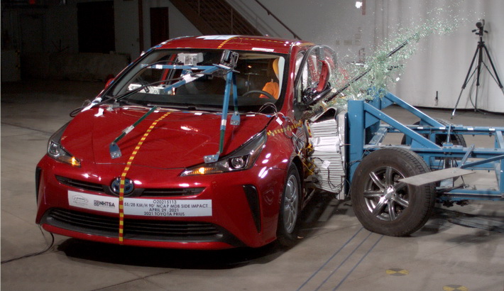 NCAP 2022 Toyota Prius side crash test photo