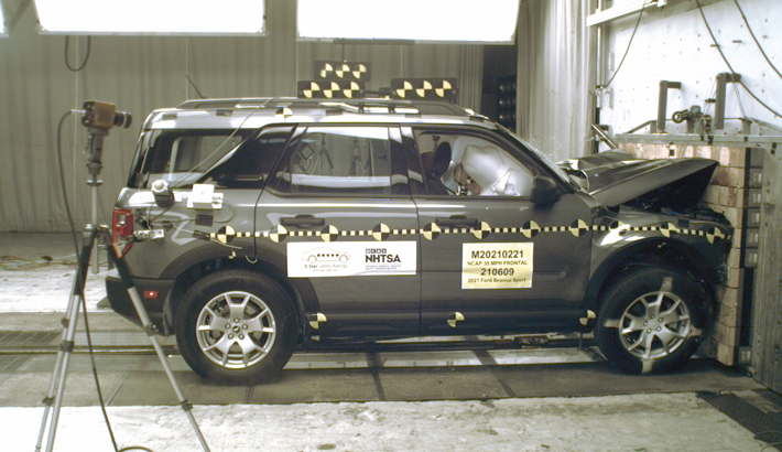 NCAP 2022 Ford Bronco front crash test photo