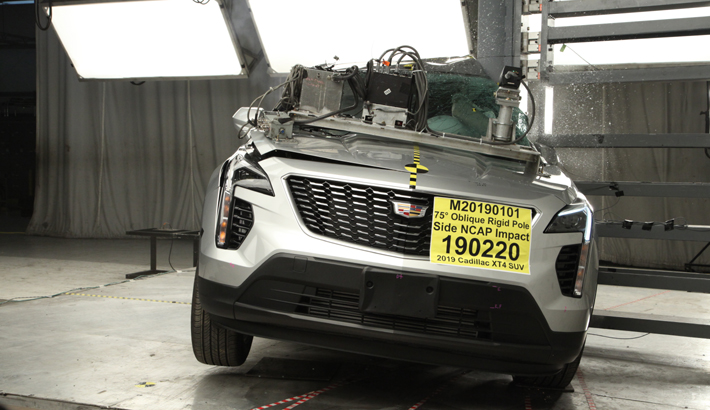 NCAP 2023 Cadillac XT4 side pole crash test photo