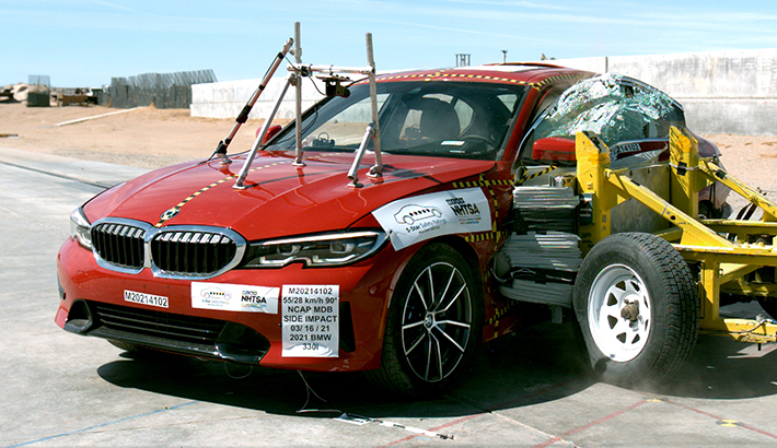 2023 BMW 3 Series NHTSA side crash test