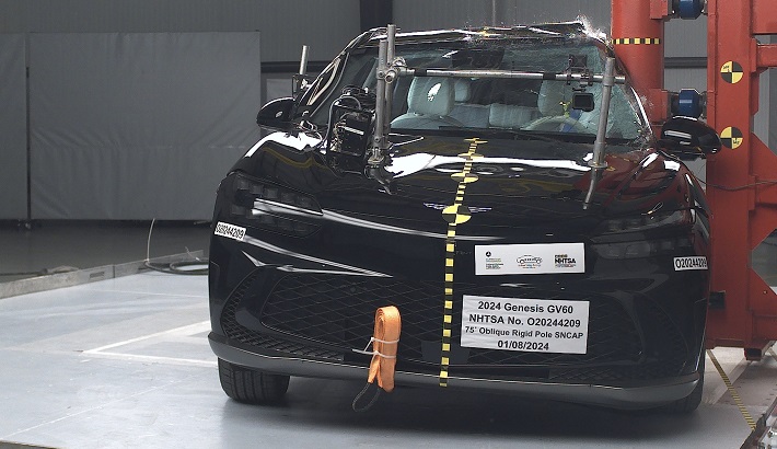 2024 Genesis GV60 SUV RWD Side Pole