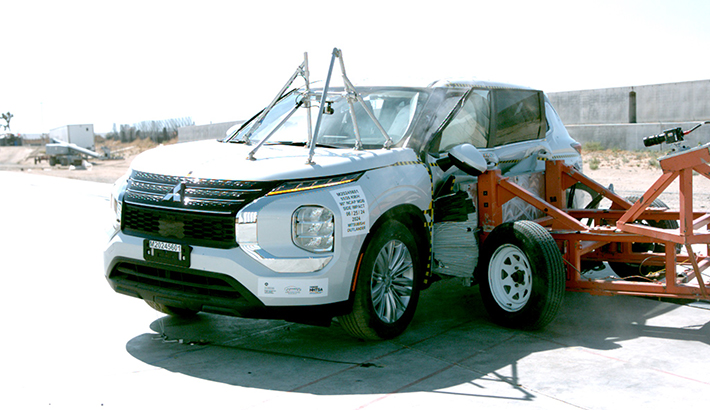 NCAP 2024 Mitsubishi Outlander side crash test photo