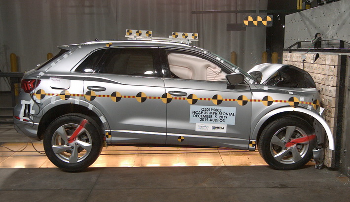 2025 Audi Q3 SUV AWD Front Crash