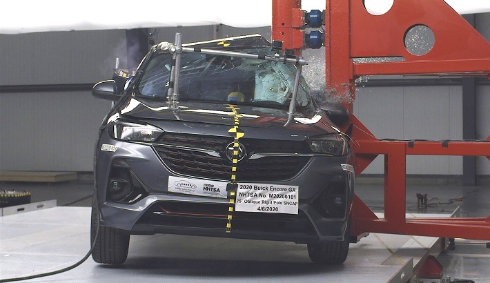 2025 Chevrolet Trailblazer SUV FWD Side Pole