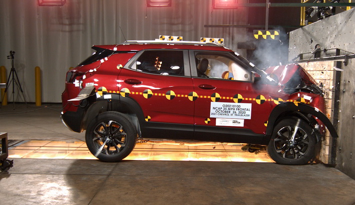 2025 Chevrolet Trailblazer SUV FWD Front Crash