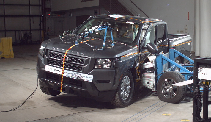 2025 Nissan Frontier NHTSA side crash test