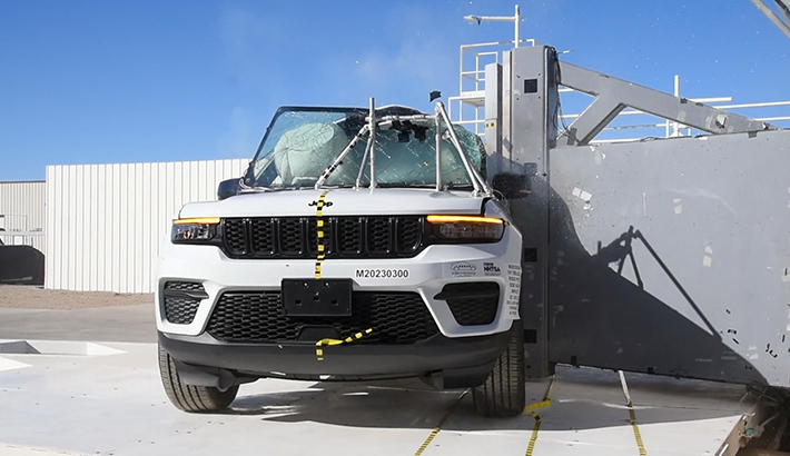 2025 Jeep Grand Cherokee SUV RWD Side Pole