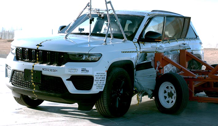 2025 Jeep Grand Cherokee SUV RWD Side Crash