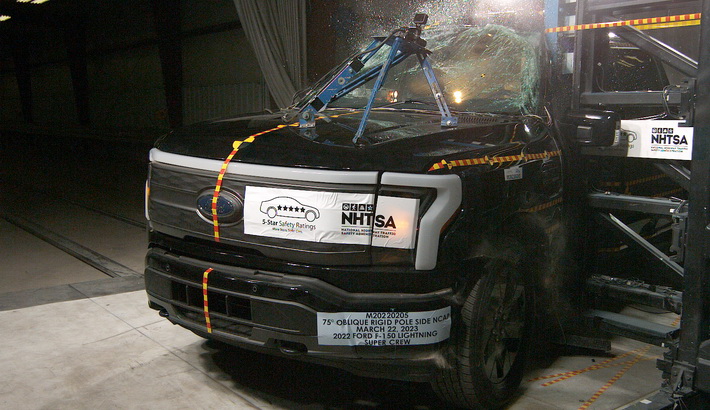 NCAP 2025 Ford F-150 side pole crash test photo