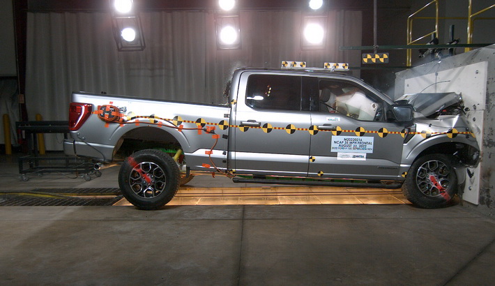 NCAP 2025 Ford F-150 front crash test photo