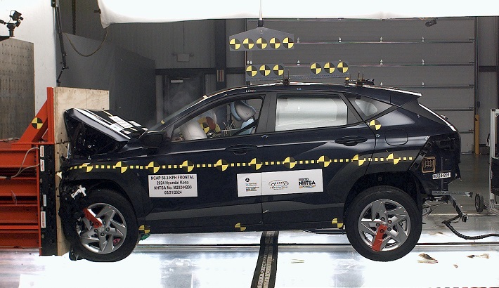 2025 Hyundai Kona SUV FWD Front Crash