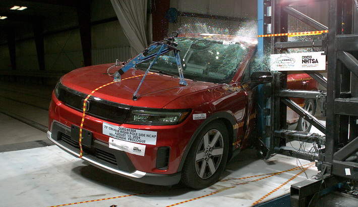 NCAP 2025 Honda Prologue side pole crash test photo