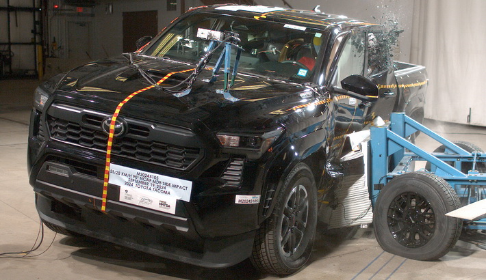 NCAP 2025 Toyota Tacoma side crash test photo