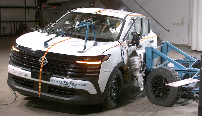 NCAP 2025 Nissan Kicks side crash test photo