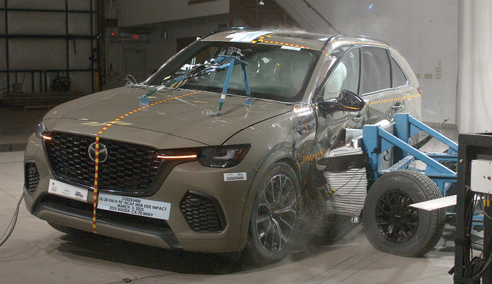 NCAP 2025 Mazda CX-70 side crash test photo