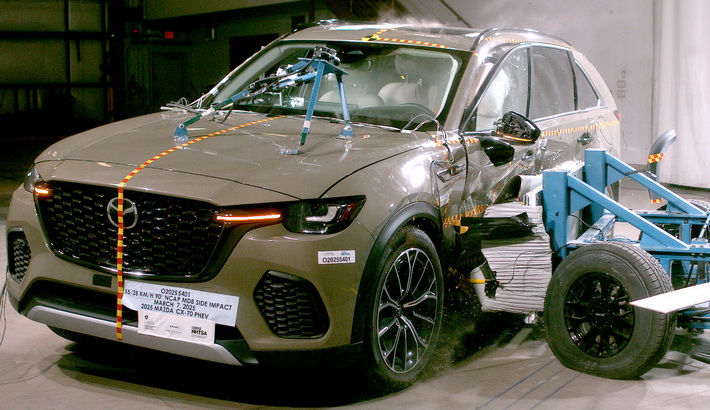 NCAP 2025 Mazda CX-70 side crash test photo