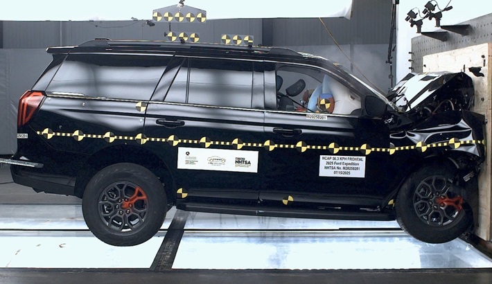 NCAP 2025 Ford Expedition front crash test photo
