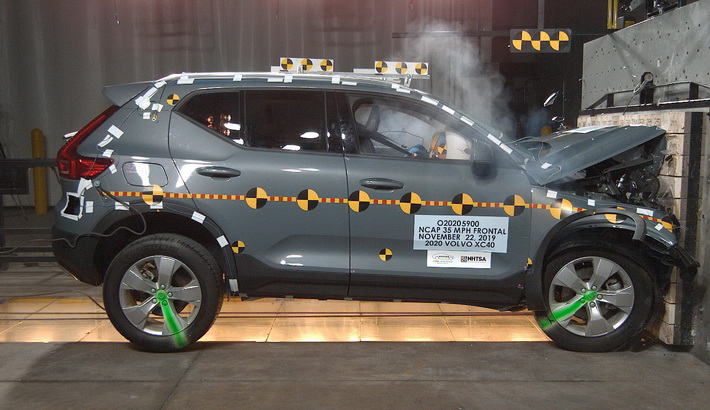 2026 Volvo XC40 NHTSA frontal crash test