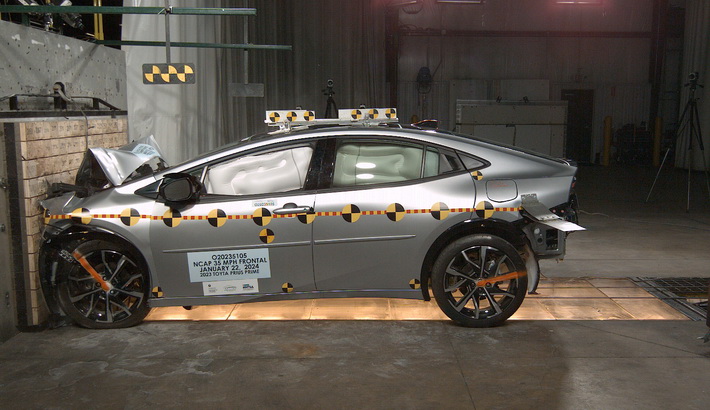 NHTSA crash-test photo, 2026 TOYOTA PRIUS PHEV 5 HB PHEV FWD