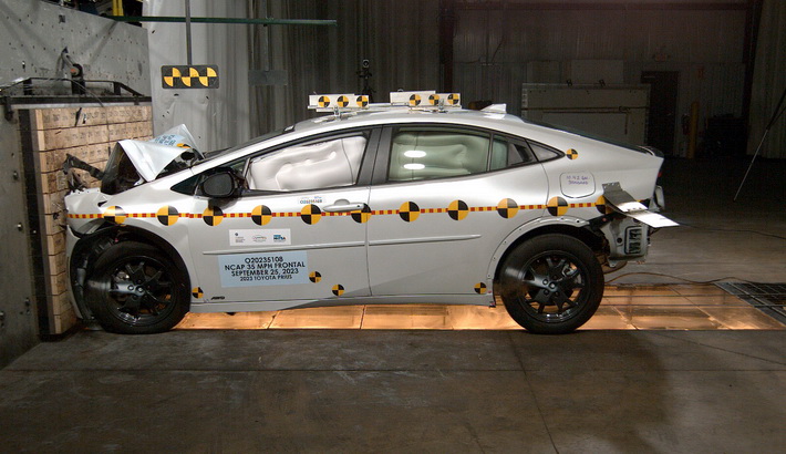 2026 Toyota Prius NHTSA frontal crash test