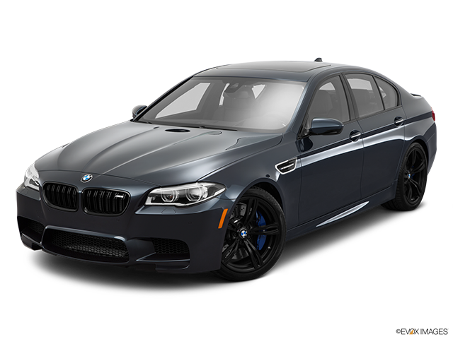 2015 BMW M5 4 DR RWD