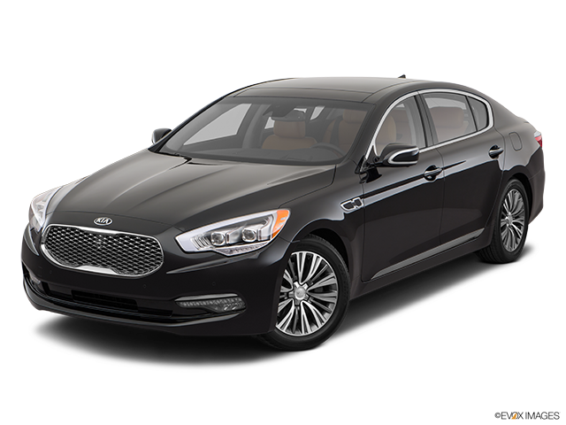 2017 Kia K900 4 DR RWD