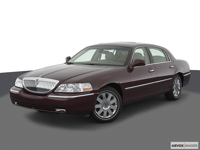 2003 Lincoln Town Car 4-DR. w/SAB