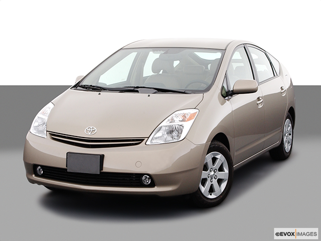 2004 Toyota Prius 4-DR.