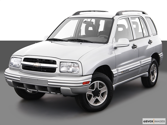 2004 Chevrolet Tracker 4-DR.