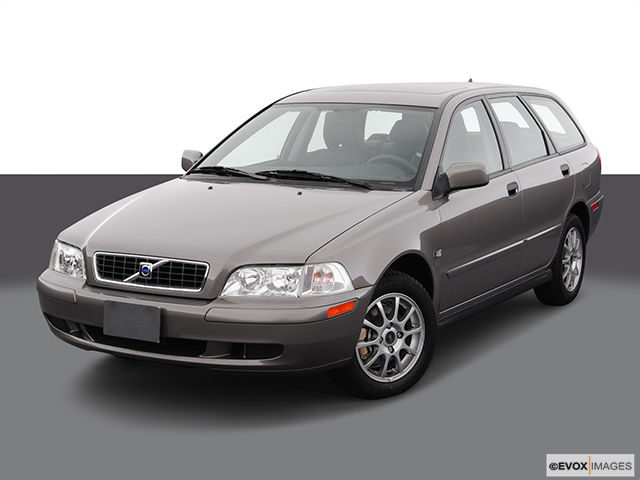 2004 Volvo V40 4-DR. w/SAB